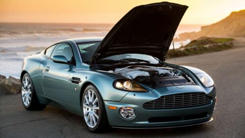 Aston Martin Vanquish S 2004 : moteur V12 et performances annoncées