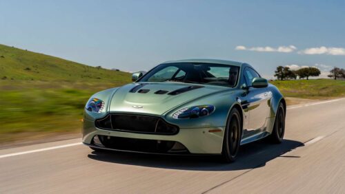 Aston Martin V12 Vantage : performances et innovations mécaniques