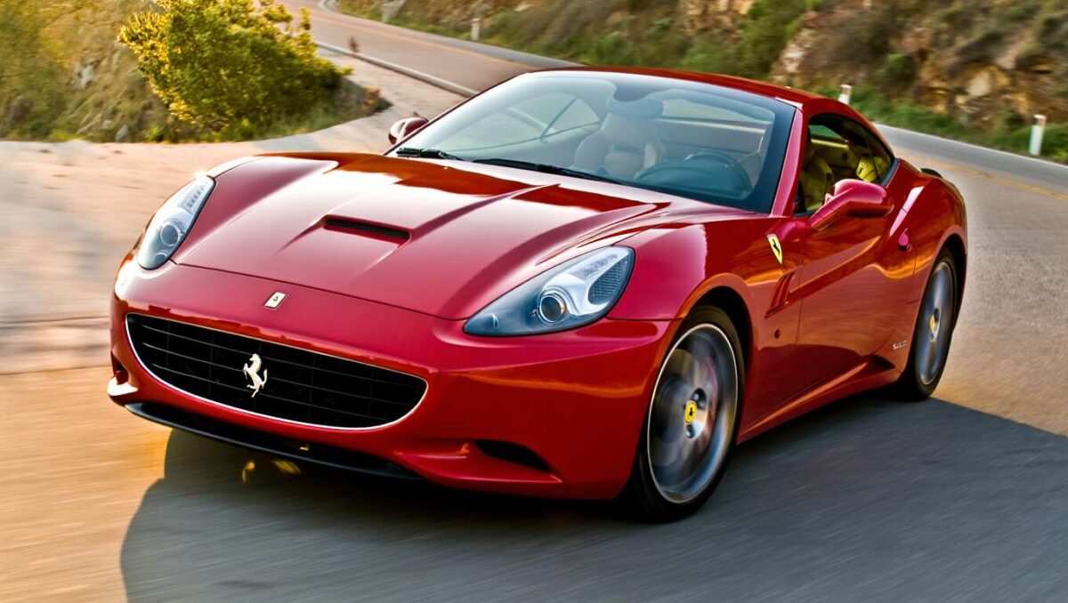 Ferrari California 2008 : moteur V8, comportement et fiche technique