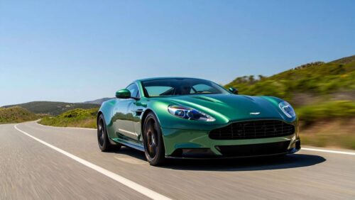 Aston Martin DB12 : fiche technique, performances et innovations