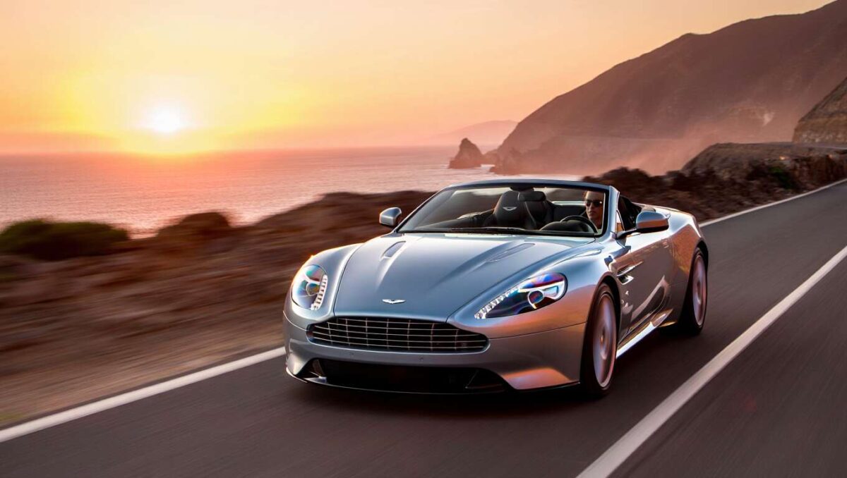 Aston Martin DB12 Volante : motorisation, design et caractéristiques