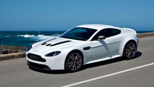 Aston Martin V12 Vantage 2009 : puissance, vitesse et technologie