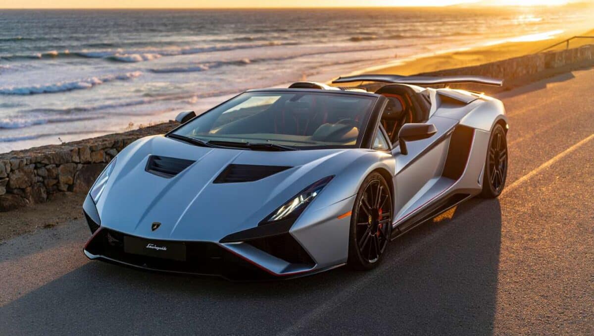 Lamborghini Revuelto Spider : puissance hybride et comportement