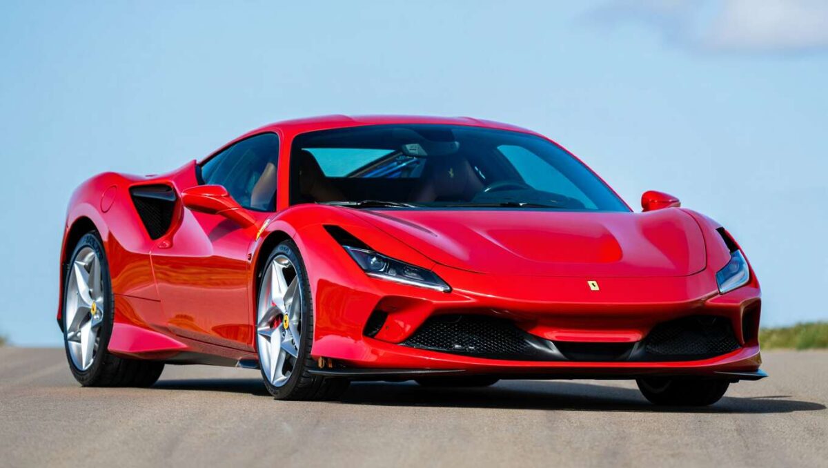 Découvrez la Ferrari F8 Tributo : vitesse et innovations