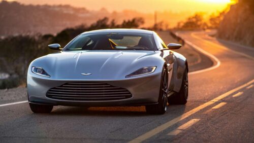 Aston Martin DB10 : fiche technique, V8 et particularités du modèle James Bond (2015)